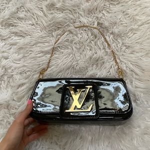 Worn a few times. Perfect condition.